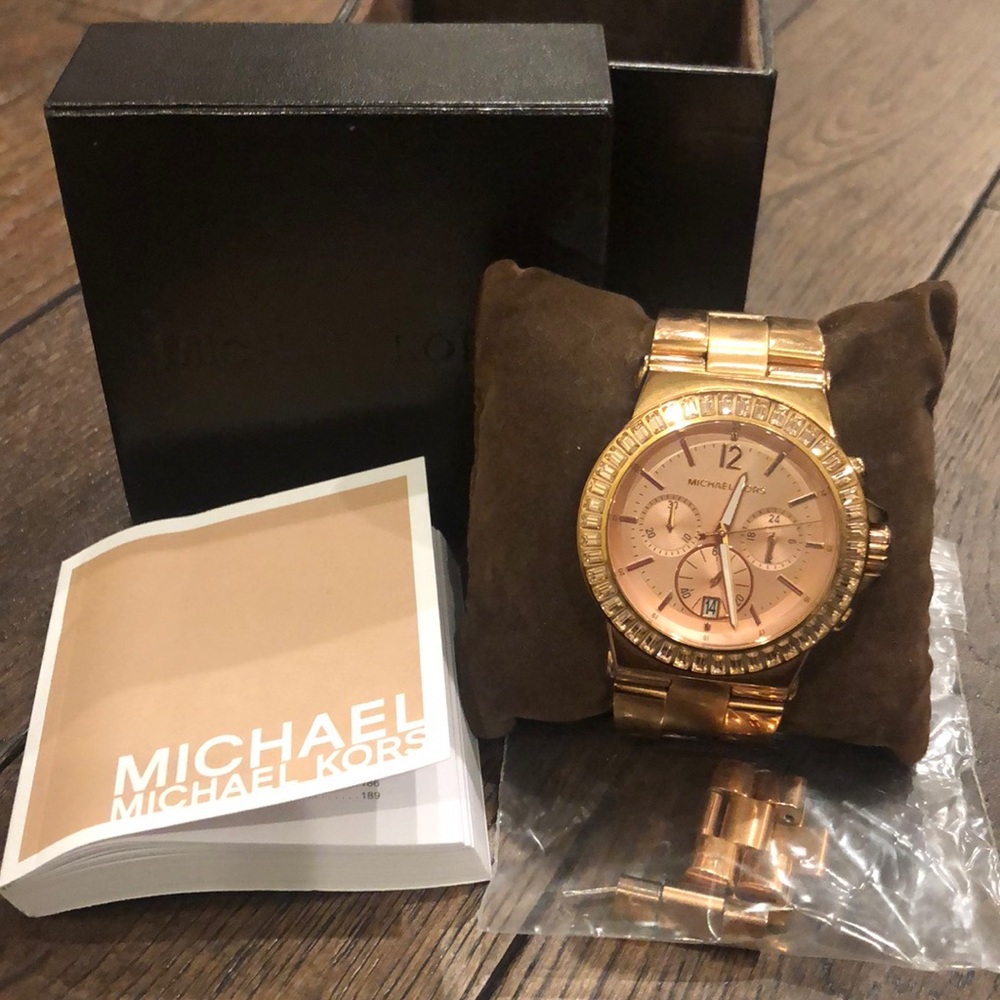 Michael Kors Dylan Watch in rose gold-tone